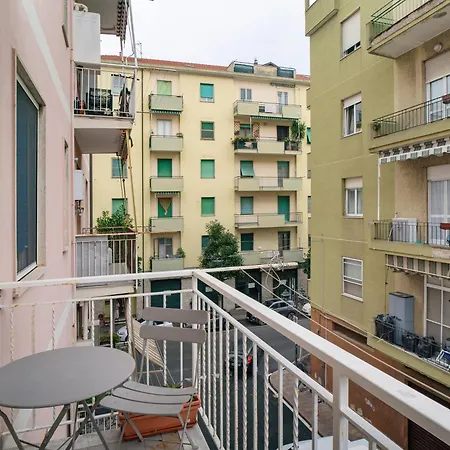 Di Andrea E Carlotta アパート アルベンガ