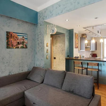 Di Andrea E Carlotta アパート アルベンガ